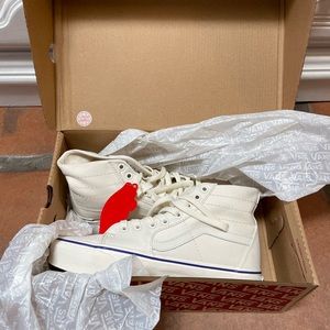 NWT VANS HIGHTOPS